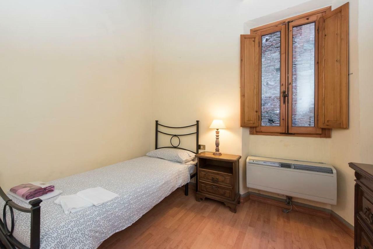 Sdrucciolo Dei Pitti Second Floor Apartman Firenze Kültér fotó